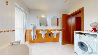 Predaj útulného 5 izb. rodinného domu s garážou a pozemkom 4
