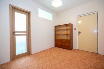 Ponúkame na predaj 3-izbový byt s balkónom ktorý bol prerobe
