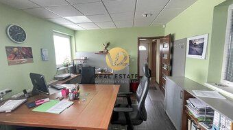 Stanislava Hoppe +421 910 318 899 e-mail:

V2 Real Estate po