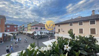 Stanislava Hoppe +421 910 318 899 e-mail:

V2 Real Estate po