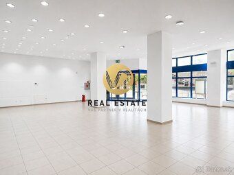 Maroš Vereš +421 904 086 200 e-mail:
V2 Real Estate vám ponú