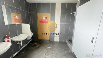 Stanislava Hoppe +421 910 318 899 e-mail:

V2 Real Estate po