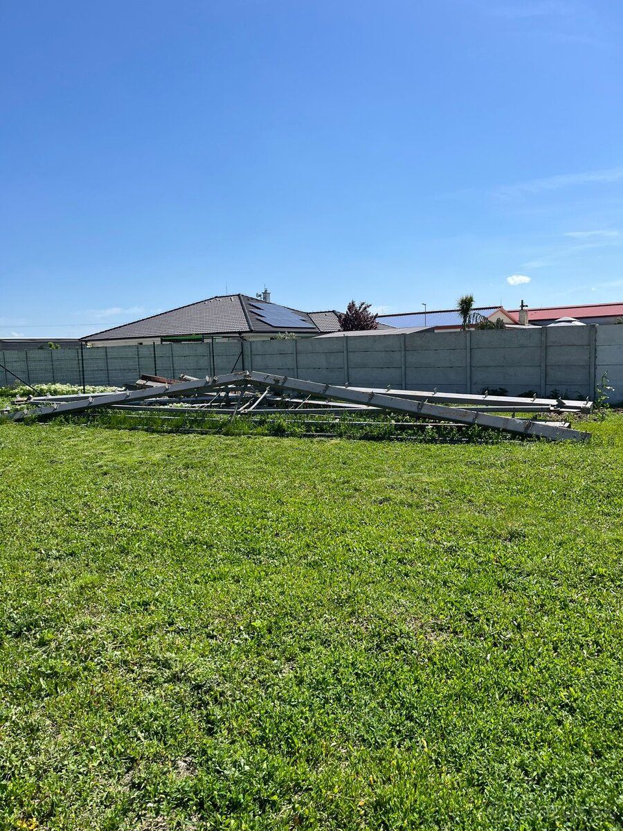 Predam konstrukciu haly. Rozmery š12 x d18 x v4,5 m. Cena 69
