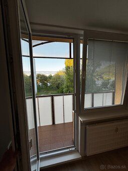 Ponúkam do dlhodobého prenájmu 1 izbový byt s balkónom na ul