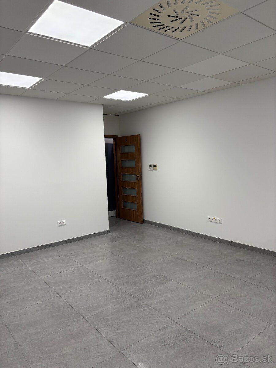 Prenajmeme Obchodný priestor č. 6 Pekarska ulica na prízemí: