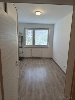 Dám do prenájmu 3-izbový byt s balkónom a garážovým státím v