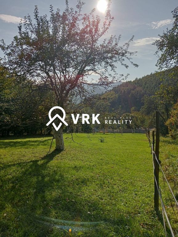 Ponúkame na predaj krásny slnečný pozemok o rozlohe 1874 m² 