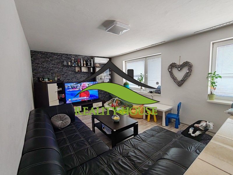 Ponúkame na predaj 3-izbový byt 78 m² v obci Sačurov, Družst