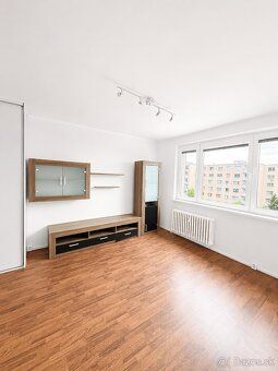NAJNIŽŠIA CENA V DÚBRAVKE | GARSÓNKA 29,12 m² | VOĽNÁ IHNEĎ 