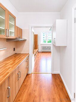 NAJNIŽŠIA CENA V DÚBRAVKE | GARSÓNKA 29,12 m² | VOĽNÁ IHNEĎ 