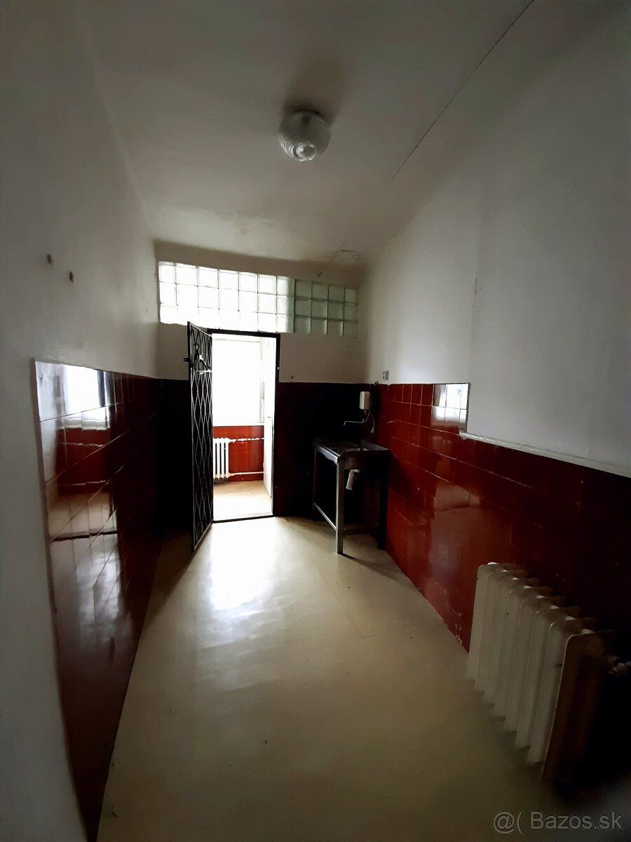 Ponúkame na prenájom obchodný priestor (46 m²) v centre mest
