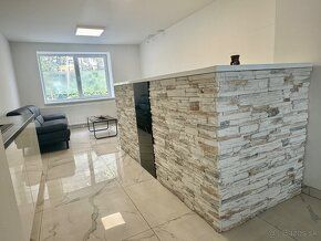 Realitná kancelária ANDOSA ponúka na prenájom priestor s mož