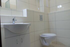 Ponúkam na predaj 2 Izbový byt bez balkóna. Vhodné ako inves
