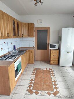 *Na prenájom: 3-izbový zariadený byt, Nitra – ul. Novomeskéh