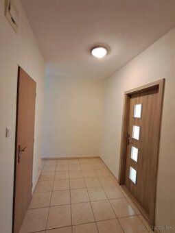 XEMAR ( alebo 0918 101 696 ) ponúka na predaj 3 izbový byt s