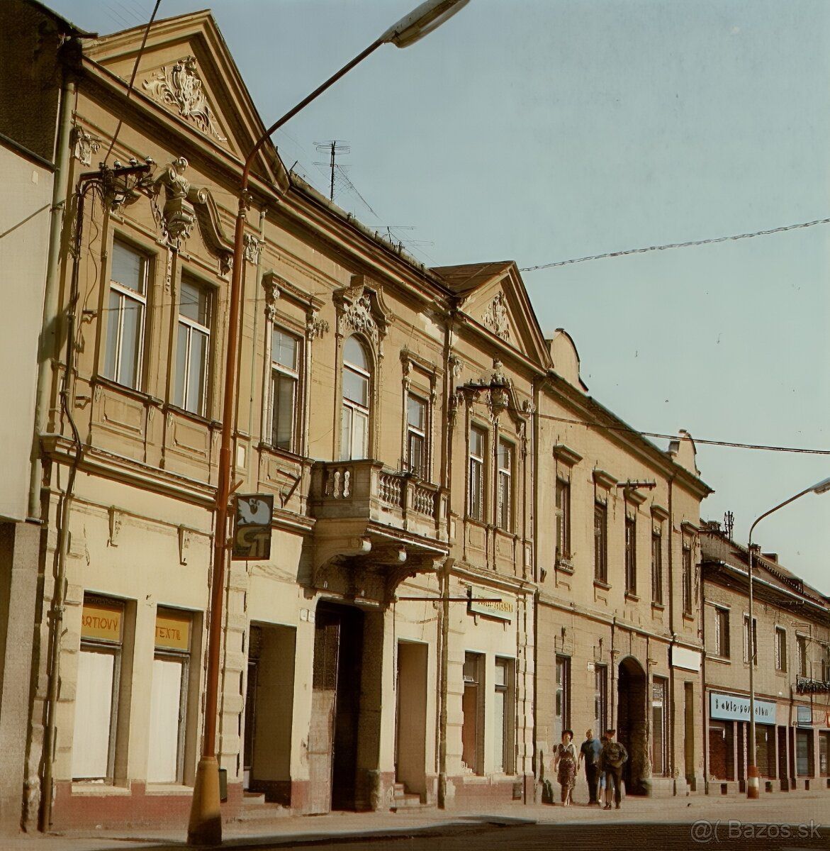 Prenajmem obchodné priestory v Novom Meste nad Váhom na náme