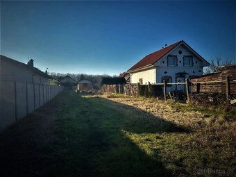 Typ: Pozemok pre rodinné domy Ulica: Pri hrádzi Obec: Vojka 