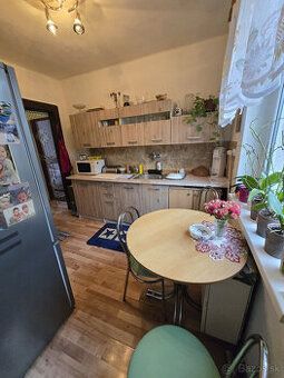 TUreality ponúka na predaj 1-izbový byt o výmere 38 m2 orien