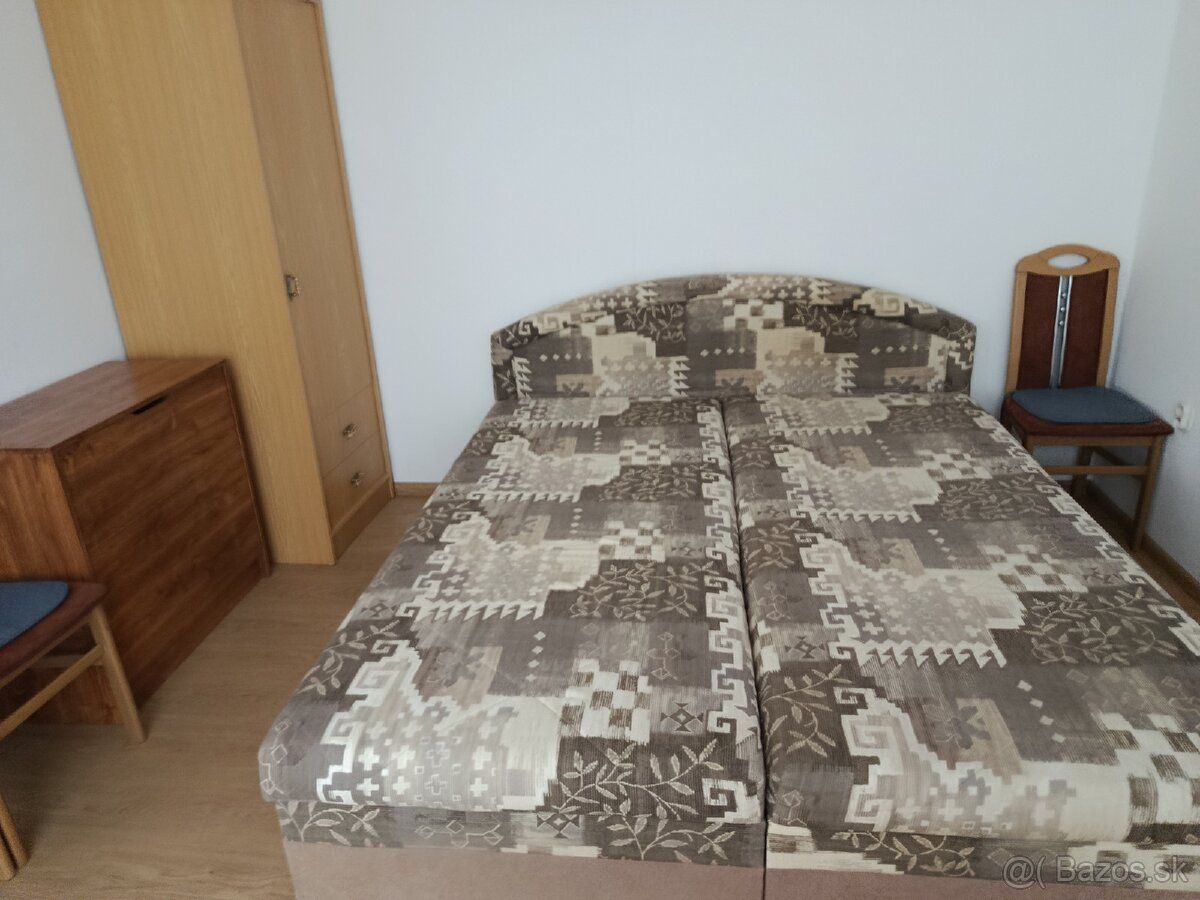 Dám do prenájmu 1 izbový byt v Holíči dlhodobo veľkí s balkó