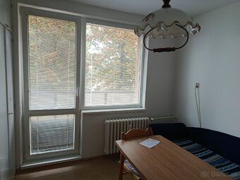 Dám do prenájmu 1 izbový byt v Holíči dlhodobo veľkí s balkó