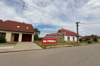 Ponúkame na predaj atraktívny stavebný pozemok v obci Zvončí