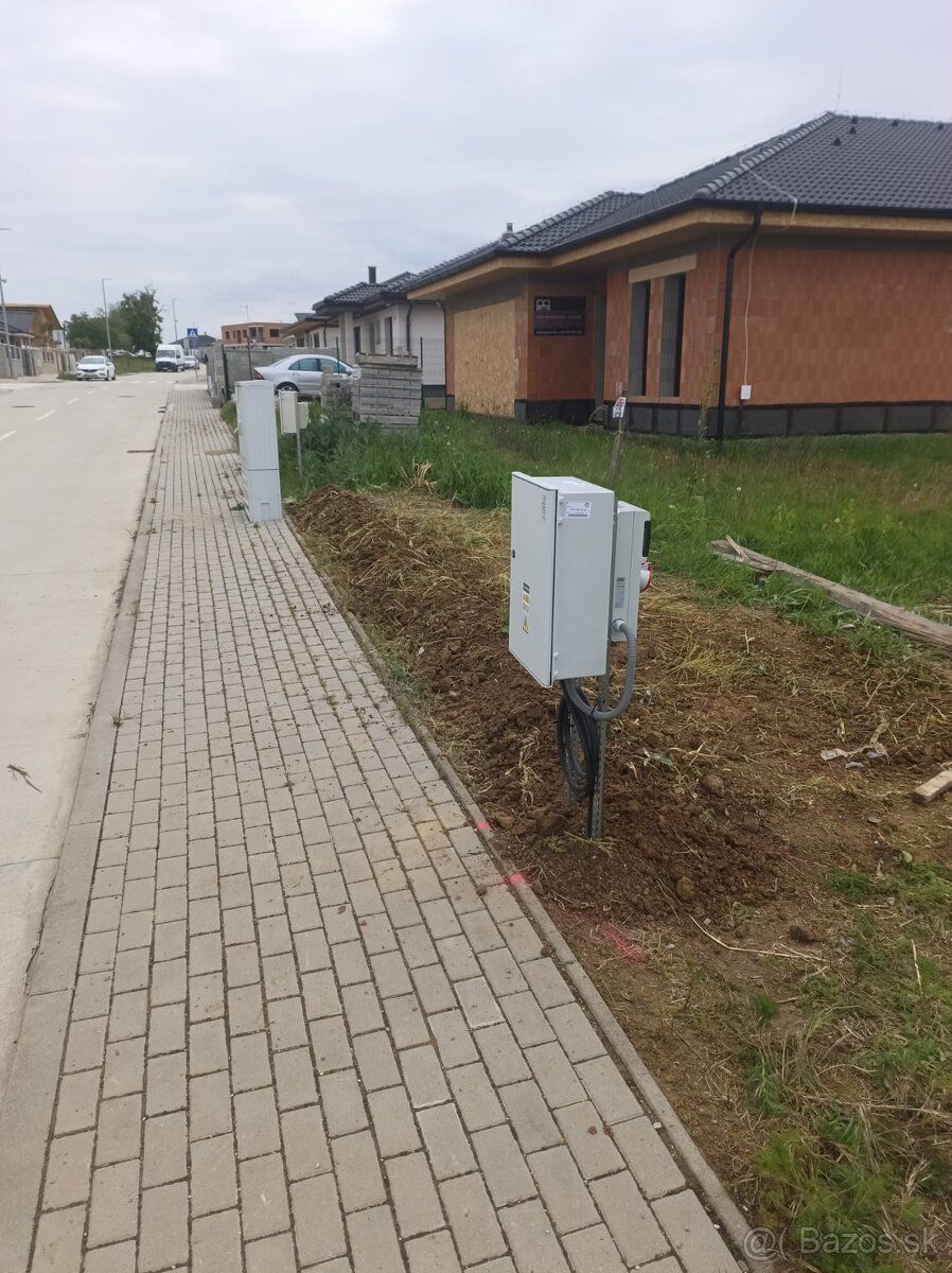 Ponúkame na predaj atraktívny stavebný pozemok v obci Zvončí