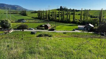 Rozloha pozemku: 1489m² Vlastníctvo: osobné El. napätie: 230