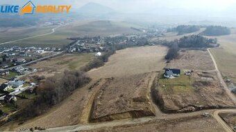 Rozloha pozemku: 1489m² Vlastníctvo: osobné El. napätie: 230