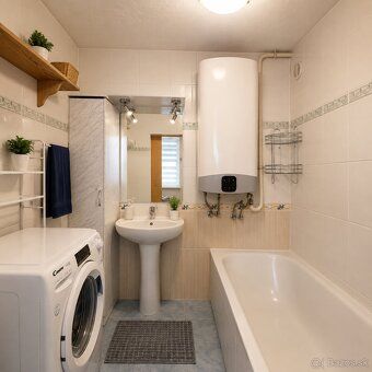 Ponúkame na predaj 3-izbový byt s výmerou 57 m² na vyvýšenom