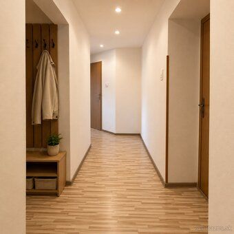 Ponúkame na predaj 3-izbový byt s výmerou 57 m² na vyvýšenom