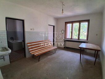 TUreality ponúka na predaj rodinný dom v obci Očkov, neďalek
