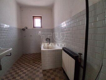 TUreality ponúka na predaj rodinný dom v obci Očkov, neďalek