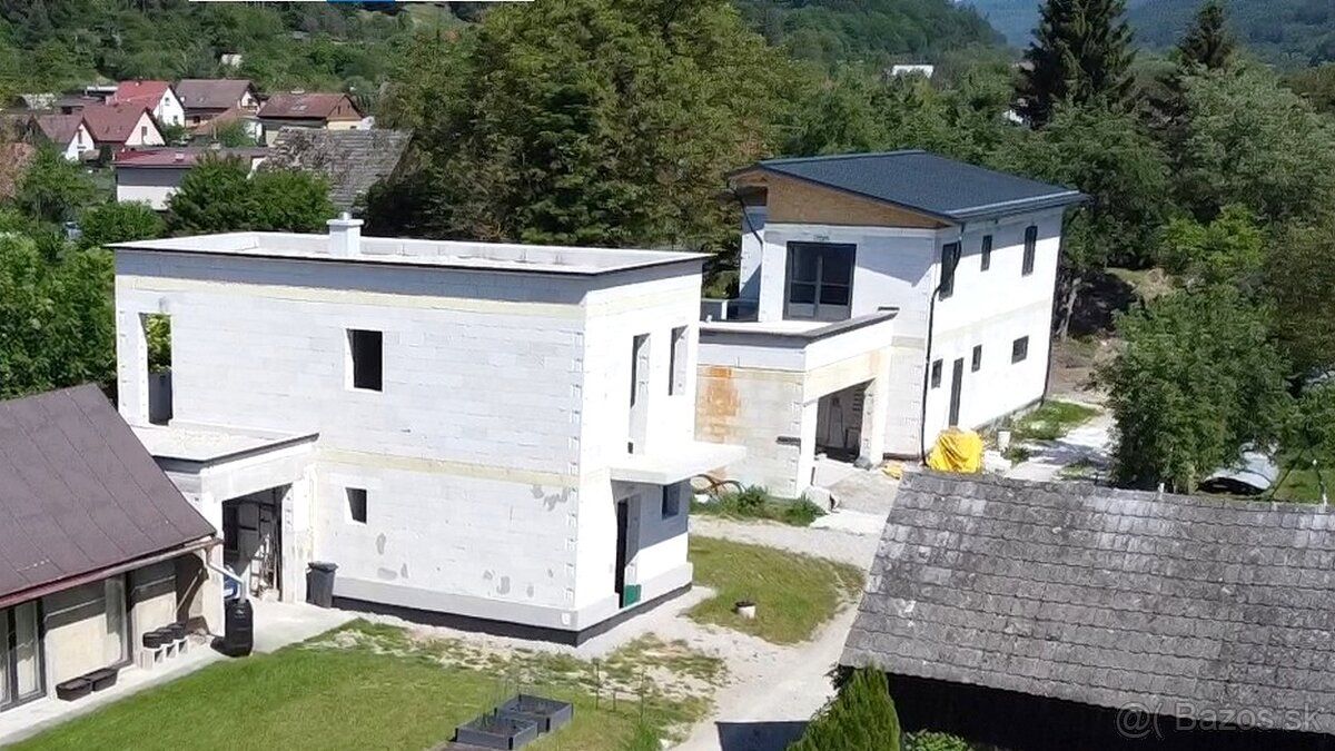 Ponúkame na predaj rozostavanú novostavbu RD v Kotešovej. Hr