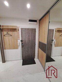 Kompletne zrekonštruovaný 2-izbový byt 41 m², 4/8, loggia, v