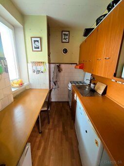 Znížená cena. Ponúkame na predaj priestranný 3-izbový tehlov