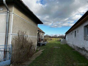 Predám starší rodinný dom v obci Čajkov s veľkým 27a pozemko