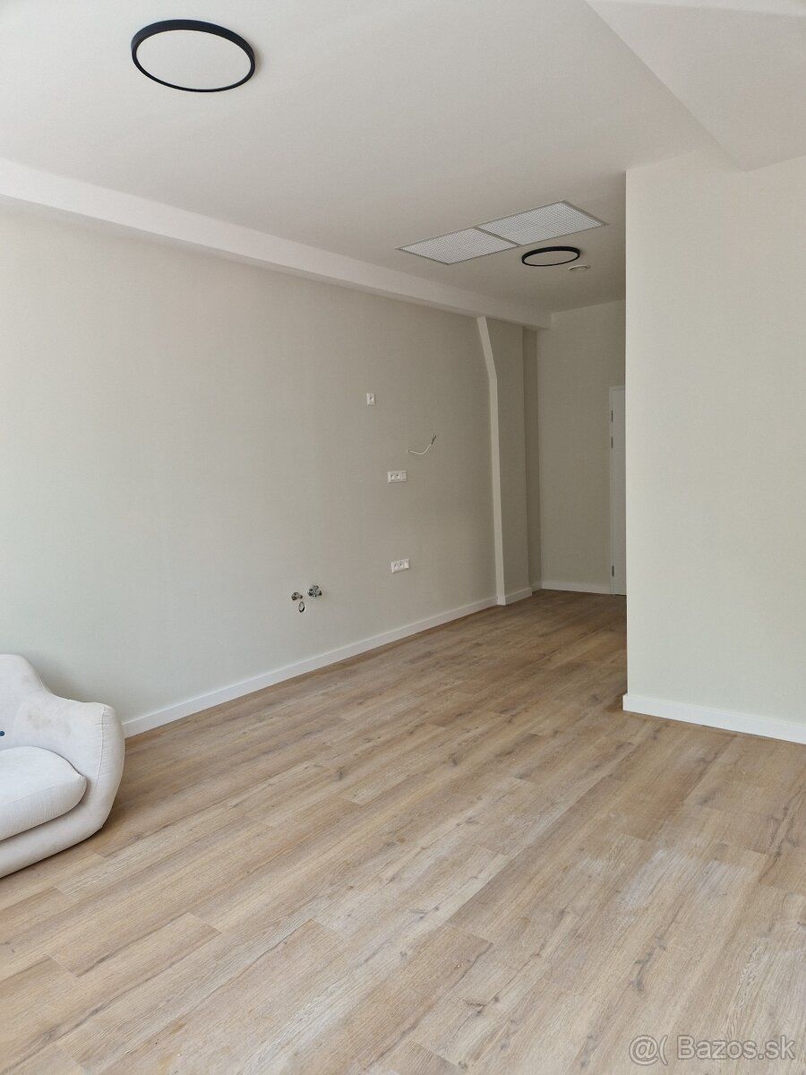 Prenajmem 1 izbovy apartmanovy byt v lokalite Anička na Voda