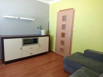 🏡 NA PREDAJ – KOMPLETNE ZREKONŠTRUOVANÝ 3-IZBOVÝ BYT V LEVIC