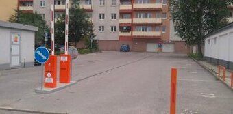 Hľadám garáž na mládežníckej ulici na kúpu.