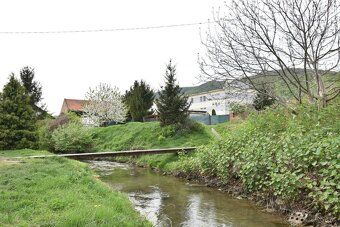 V malebnej podhorskej dedinke Horné Orešany ponúkame na pred
