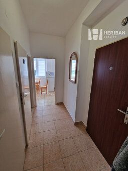 Ponúkame na predaj väčší 1-izbový byt s rozlohou 42 m² v lok