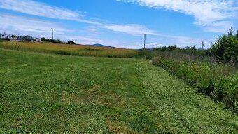 Ponúkam na predaj cca 2500m2 slnečného stavebného pozemku, k