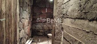  Ponúkame na predaj 5 izbový, medzipodlažný rodinný dom pria
