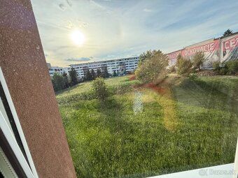 Ponúkam na predaj pekný, priestranný a svetlý, plne zariaden
