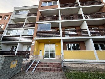 Ponúkam na predaj pekný, priestranný a svetlý, plne zariaden