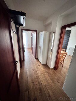 Ponúkam na prenajom príjemný 2 izbový byt na najvyššom posch