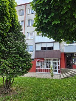 Ponúkam na predaj veľký štvor-izbový byt o rozlohe 73 m2 v m