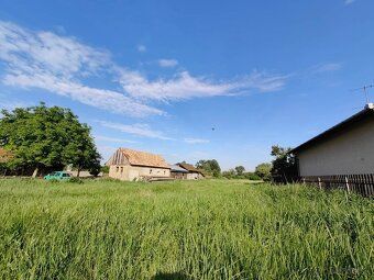 🌳 Pozemok snov vo Vrbovej nad Váhom – iba 16 km od Komárna! 