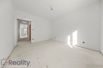 NOVÁ PONUKA! +421 915 140 870
Priestranný štvorizbový rodinn