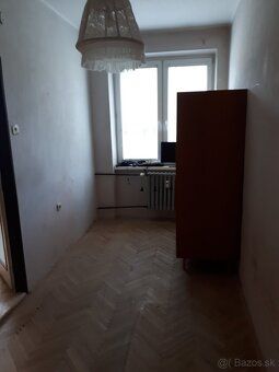 Na predaj je byt na ul. Jilemnického 102. Byt pozostáva z dv